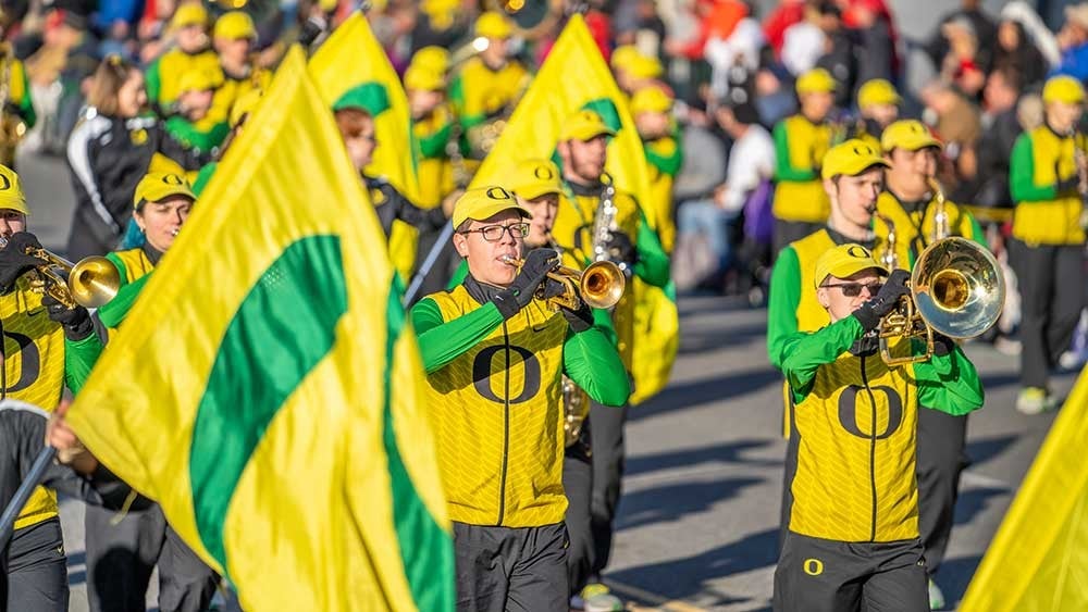 Oregon Marching Band walking in the Rose Parade