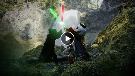 The Duck in a lifesaver fight with a Star Wars character