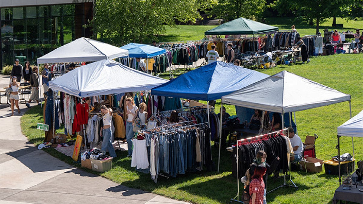a pop-up flea market on the UO Eugene campus